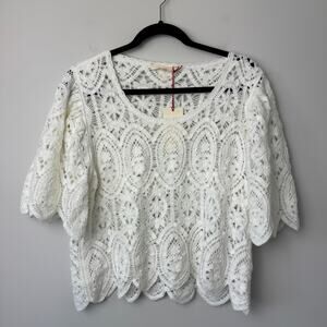 Solitaire Women's Crochet Lace Short Sleeve Top Size Medium NEW
